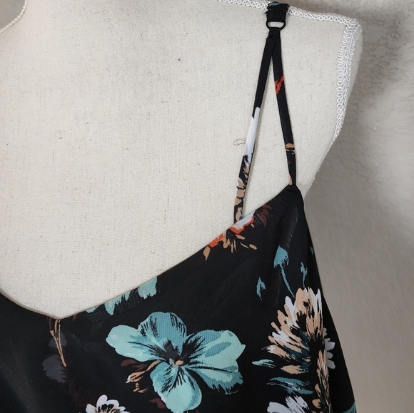Torrid floral Tank top Size 1X - Picture 7 of 7